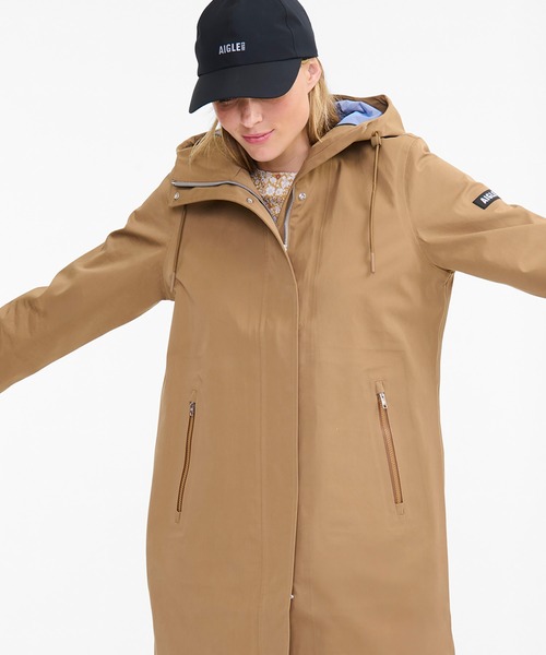 AIGLE(エーグル)の「MTD 防水 透湿 3レイヤー フーデッドコート(マウンテンパーカー・レディース・ダークブルー/キャメル・40/38/36)」の5枚目の写真