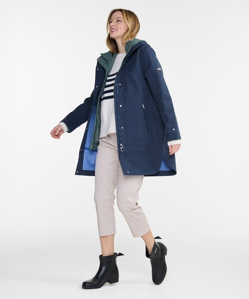 AIGLE(エーグル)の「MTD 防水 透湿 3レイヤー フーデッドコート(マウンテンパーカー・レディース・ダークブルー/キャメル・40/38/36)」の9枚目の写真