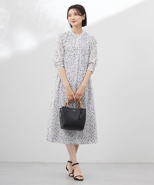 J.PRESS Ladies（J.プレス レディス）の「【洗える】スパンローンフラワープリント ワンピース（ワンピース・レディース・アイボリー系5/ネイビー系5・XS）」の3枚目の写真