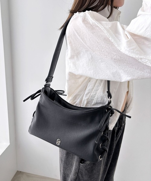 Heather(ヘザー)の「レースアップショルダーBAG 321937(ショルダーバッグ・レディース・ブラック/ブラウン・ONE SIZE)」の1枚目の写真