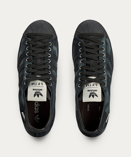 adidas（アディダス）の「スーパースター 82 SFTM / SUPERSTAR 82 SFTM / アディダスオリジナルス adidas Originals（スニーカー・メンズ・ブラック・25.0cm/24.0cm/23.0cm/29.5cm/28.5cm/27.5cm/26.5cm/25.5cm/24.5cm/23.5cm/27.0cm/26.0cm/22.5cm/29.0cm/28.0cm）」の8枚目の写真