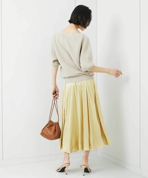 MICHEL KLEIN（ミッシェル・クラン）の「レザーライクサテンフレアスカート（スカート・レディース・カーキ/イエロー・38）」の11枚目の写真