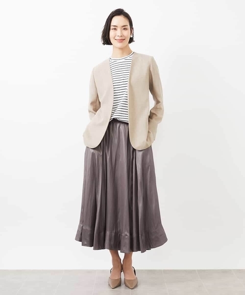 MICHEL KLEIN（ミッシェル・クラン）の「レザーライクサテンフレアスカート（スカート・レディース・カーキ/イエロー・38）」の13枚目の写真