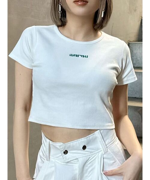 MURUA（ムルーア）の「テレコロゴクロップドT（Tシャツ/カットソー・レディース・ホワイト/ピンク/モカ/ブラック/ブルー・FREE）」の2枚目の写真