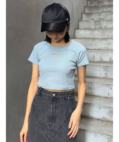 MURUA(ムルーア)の「テレコロゴクロップドT(Tシャツ/カットソー・レディース・ホワイト/ピンク/モカ/ブラック/ブルー・FREE)」の12枚目の写真