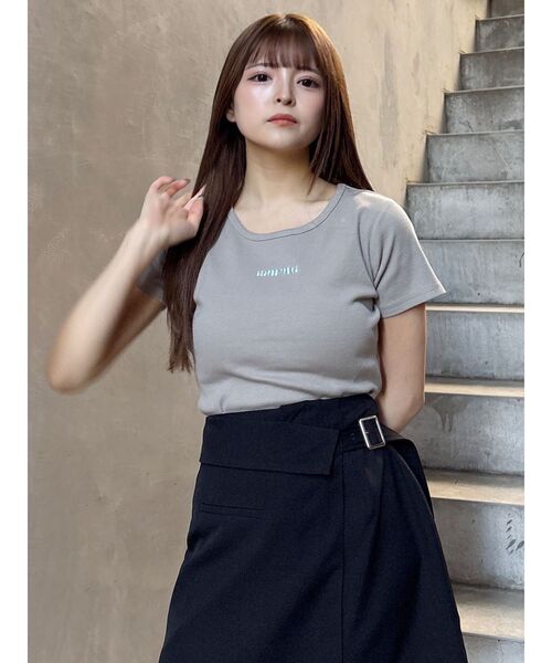 MURUA(ムルーア)の「テレコロゴクロップドT(Tシャツ/カットソー・レディース・ホワイト/ピンク/モカ/ブラック/ブルー・FREE)」の15枚目の写真