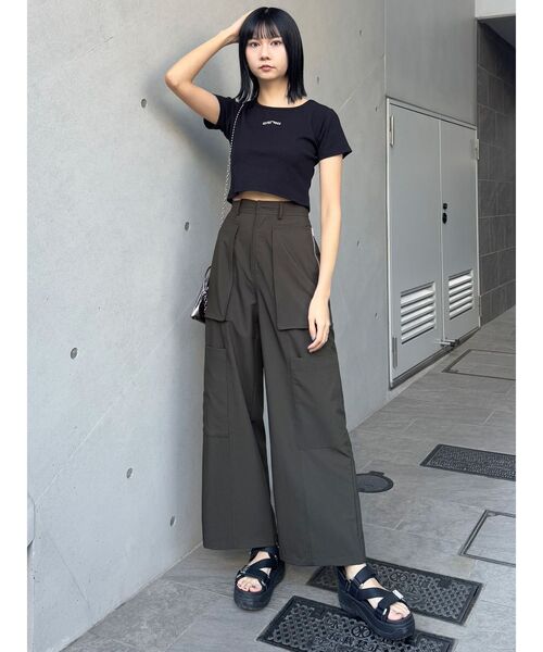 MURUA（ムルーア）の「テレコロゴクロップドT（Tシャツ/カットソー・レディース・ホワイト/ピンク/モカ/ブラック/ブルー・FREE）」の7枚目の写真