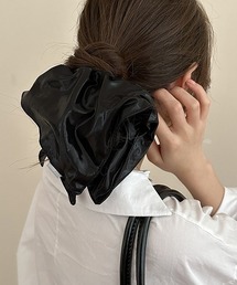 c.u.l（シーユーエル）の「スクエア型  シャイニー ビッグシュシュ cula1143（シュシュ）」