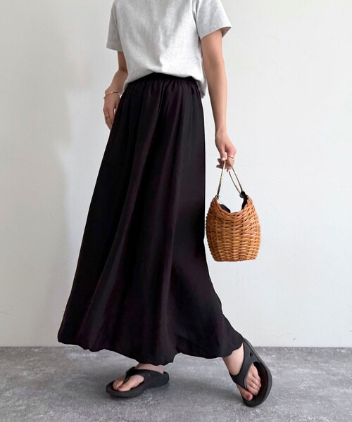 fredy emue（フレディエミュ）の「シャイニーイージーバルーンスカート（スカート・レディース・アイボリー/ベージュ/ブラック・36/38）」の2枚目の写真