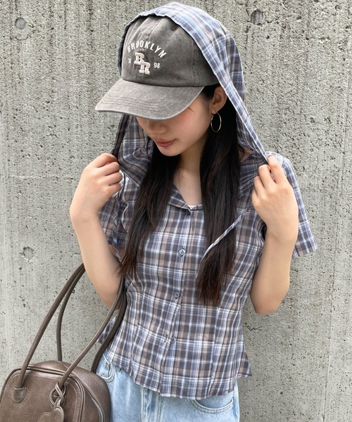 FOREVER 21（フォーエバー トゥエンティーワン）の「【2025SS】チェックフーディコンパクト半袖シャツ（シャツ/ブラウス・レディース・ブルー/ブラウン/イエロー・FREE）」の3枚目の写真