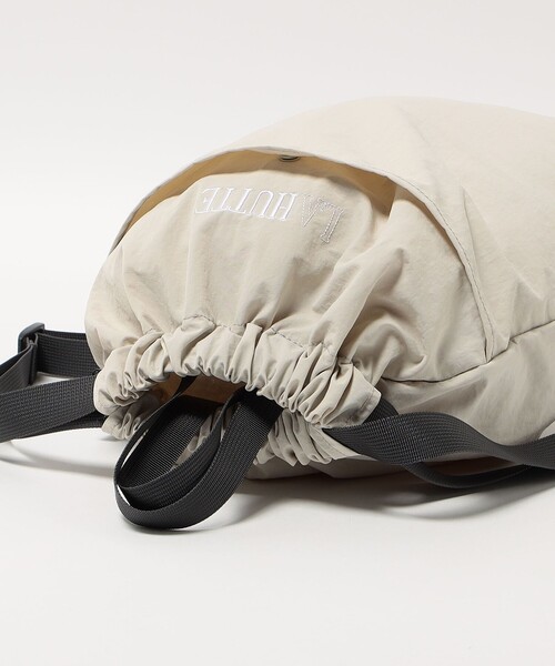 green label relaxing(グリーンレーベルリラクシング)の「【別注】<La Hutte>ナップサック&ハンドバッグ(バックパック/リュック・レディース・ブラック/ライトグレー・FREE)」の22枚目の写真