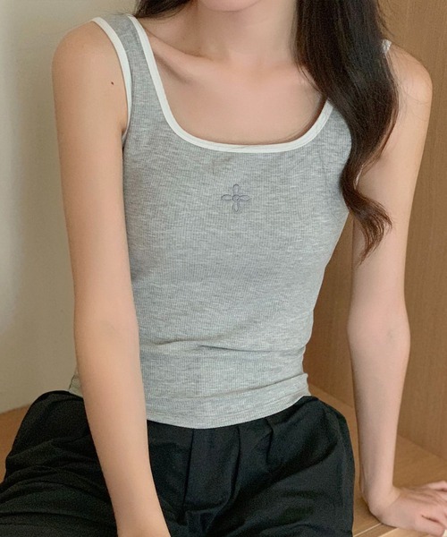 Lace Ladies(レースレディース)の「配色 ライン Uネック ベーシック タンクトップ(タンクトップ・レディース・ホワイト/アイボリー/ブラック/グレー・FREE)」の1枚目の写真