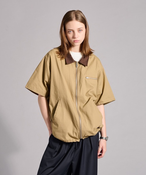 WETTEMPT（ウィテンプト）の「ZIP TWILL HALF SLEEVE BLOUSON / ジップツイルハーフスリーブブルゾン（シャツ/ブラウス・メンズ・ベージュ/ブラック/カーキ・SMALL/MEDIUM/LARGE）」の2枚目の写真