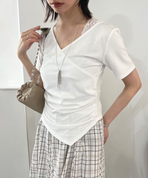 Jewelobe(ジュエローブ)の「カシュクールレースストラップオフショルTシャツ(Tシャツ/カットソー・レディース・ホワイト/ブラック/ブルー・FREE)」の13枚目の写真