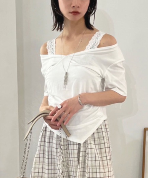 Jewelobe(ジュエローブ)の「カシュクールレースストラップオフショルTシャツ(Tシャツ/カットソー・レディース・ホワイト/ブラック/ブルー・FREE)」の14枚目の写真
