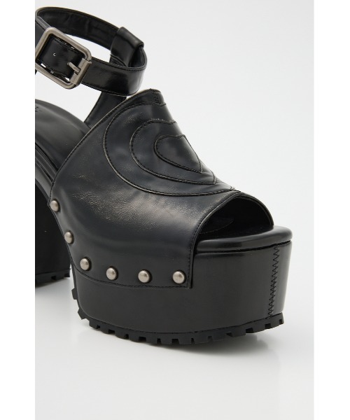 SLY（スライ）の「CHUNKY SOLE HEART SANDAL チャンキーソール ハート サンダル 厚底（サンダル・レディース・ブラック/バーガンディー・SMALL/MEDIUM/LARGE）」の9枚目の写真