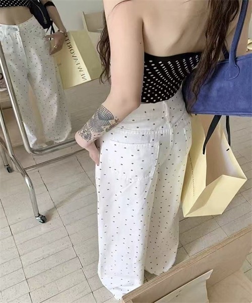 FREE STYLISTS(フリー スタイリスト)の「小花柄ワイドデニムパンツ(デニムパンツ・レディース・ホワイト/ブラック・S/M/2XL/L/XL)」の14枚目の写真