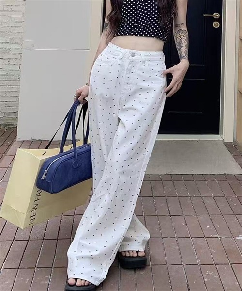 FREE STYLISTS(フリー スタイリスト)の「小花柄ワイドデニムパンツ(デニムパンツ・レディース・ホワイト/ブラック・S/M/2XL/L/XL)」の8枚目の写真