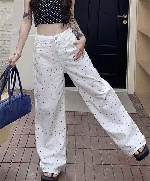 FREE STYLISTS(フリー スタイリスト)の「小花柄ワイドデニムパンツ(デニムパンツ・レディース・ホワイト/ブラック・S/M/2XL/L/XL)」の7枚目の写真