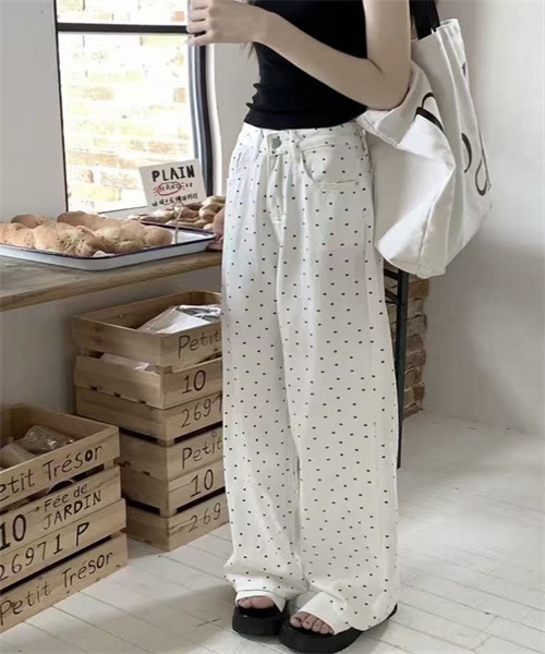 FREE STYLISTS(フリー スタイリスト)の「小花柄ワイドデニムパンツ(デニムパンツ・レディース・ホワイト/ブラック・S/M/2XL/L/XL)」の11枚目の写真