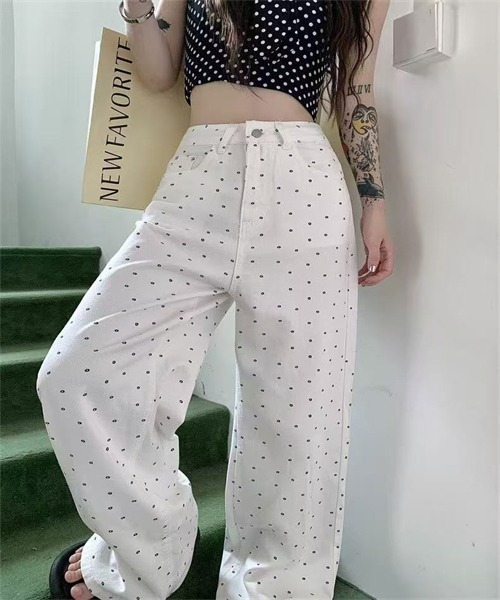 FREE STYLISTS(フリー スタイリスト)の「小花柄ワイドデニムパンツ(デニムパンツ・レディース・ホワイト/ブラック・S/M/2XL/L/XL)」の10枚目の写真