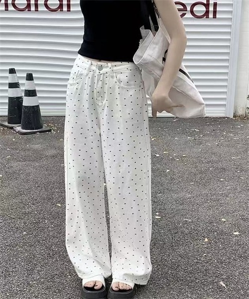 FREE STYLISTS(フリー スタイリスト)の「小花柄ワイドデニムパンツ(デニムパンツ・レディース・ホワイト/ブラック・S/M/2XL/L/XL)」の9枚目の写真