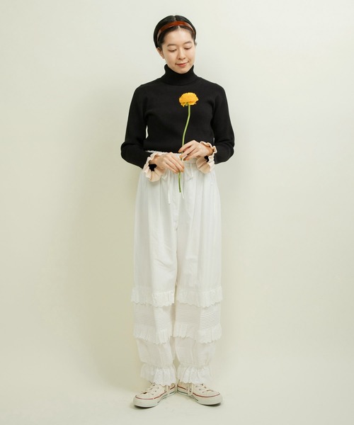 CHILD WOMAN（チャイルドウーマン）の「もちもち袖口フリル アイレットリブタートル（ニット/セーター・レディース・ブルー/ブラック系その他/アイボリー/その他/レッド/ネイビー/ブラック・FREE）」の19枚目の写真