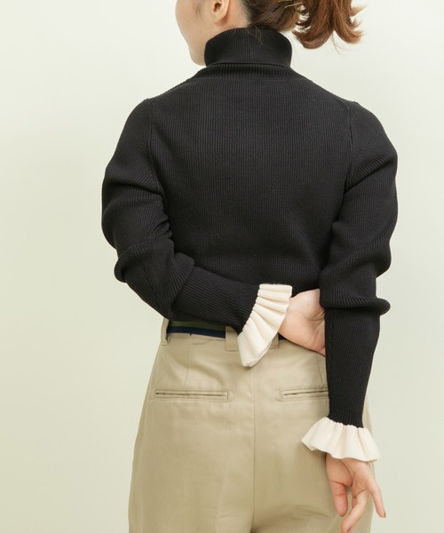 CHILD WOMAN（チャイルドウーマン）の「もちもち袖口フリル アイレットリブタートル（ニット/セーター・レディース・ブルー/ブラック系その他/アイボリー/その他/レッド/ネイビー/ブラック・FREE）」の11枚目の写真