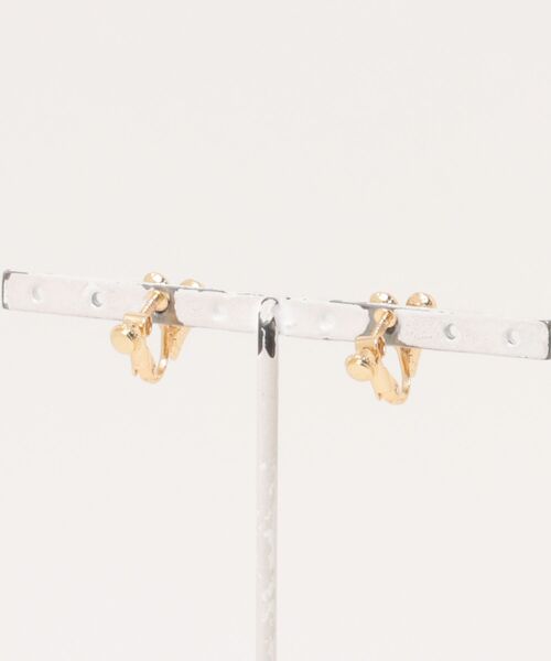 FOREVER 21(フォーエバー トゥエンティーワン)の「ハートデザインイヤリング2(イヤリング・レディース・シルバー/ゴールド・FREE)」の7枚目の写真