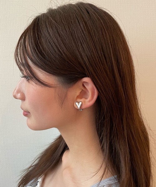 FOREVER 21(フォーエバー トゥエンティーワン)の「ハートデザインイヤリング2(イヤリング・レディース・シルバー/ゴールド・FREE)」の8枚目の写真