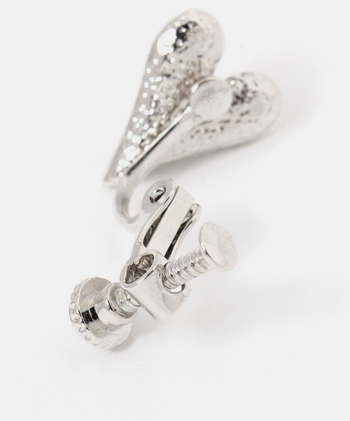 FOREVER 21(フォーエバー トゥエンティーワン)の「ハートデザインイヤリング2(イヤリング・レディース・シルバー/ゴールド・FREE)」の3枚目の写真