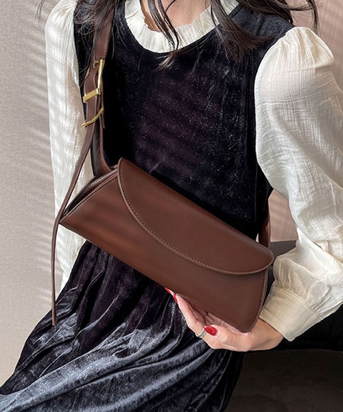 フラワーモチーフ ブラック レザー ショルダーバッグ florist ショルダーバッグ 「大容量・軽い」レザーライク