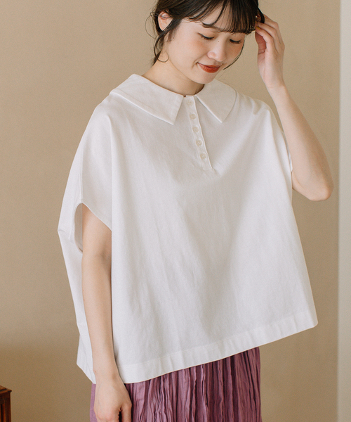 POU DOU DOU(プードゥドゥ)の「並びボタン衿付きトップス(Tシャツ/カットソー・レディース・レッド/オフホワイト/ネイビー/ブラウン・M)」の2枚目の写真