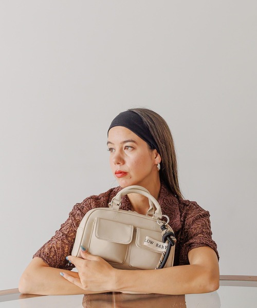 BAYFLOW（ベイフロー）の「[500mlのペットボトルが入る]チャーム付きＷポケットボストン（ボストンバッグ・レディース・ブラック/アイボリー/ブラウン・FREE）」の18枚目の写真