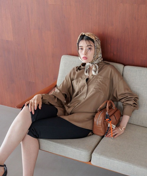 BAYFLOW（ベイフロー）の「[500mlのペットボトルが入る]チャーム付きＷポケットボストン（ボストンバッグ・レディース・ブラック/アイボリー/ブラウン・FREE）」の8枚目の写真