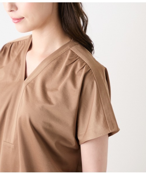 NEWYORKER(ニューヨーカー)の「【接触冷感】ハイツイストツイル Vネック半袖プルオーバー(Tシャツ/カットソー・レディース・ベージュ系その他/ネイビー・M/L)」の7枚目の写真