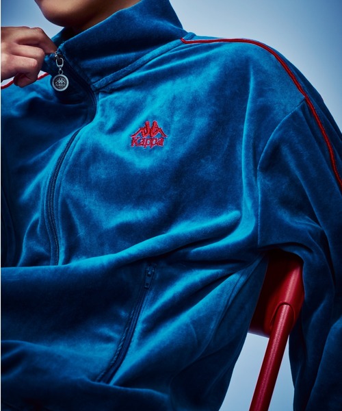 Kappa(カッパ)の「ベロアトラックジャケット(その他アウター・メンズ・ブルー/ブラック・X-LARGE/LARGE/MEDIUM)」の2枚目の写真
