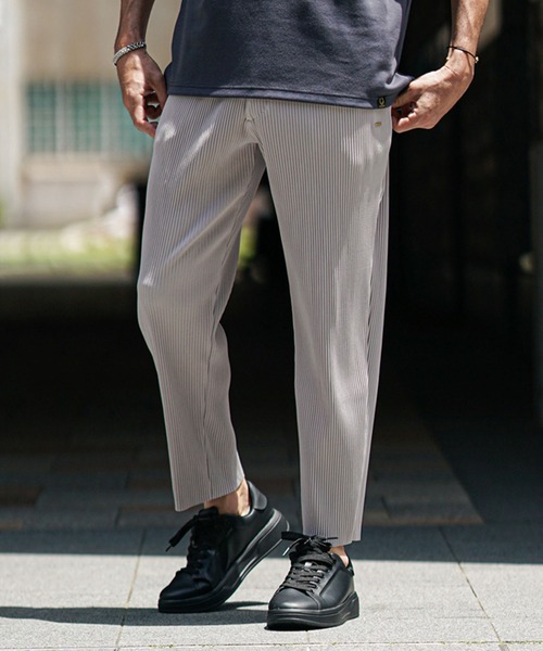 SOMEDIFF(サムディフ)の「【SOMEDIFF】プリーツロングパンツ イージーパンツ メンズ テーパード ブラック グレー サムディフ 春服(その他パンツ・メンズ・ブラック/グレー/カーキ・M/L/XL)」の1枚目の写真