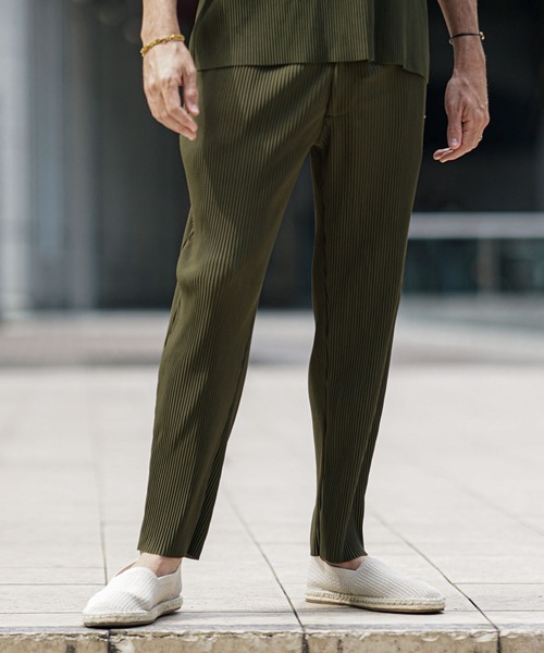 SOMEDIFF(サムディフ)の「【SOMEDIFF】プリーツロングパンツ イージーパンツ メンズ テーパード ブラック グレー サムディフ 春服(その他パンツ・メンズ・ブラック/グレー/カーキ・M/L/XL)」の3枚目の写真