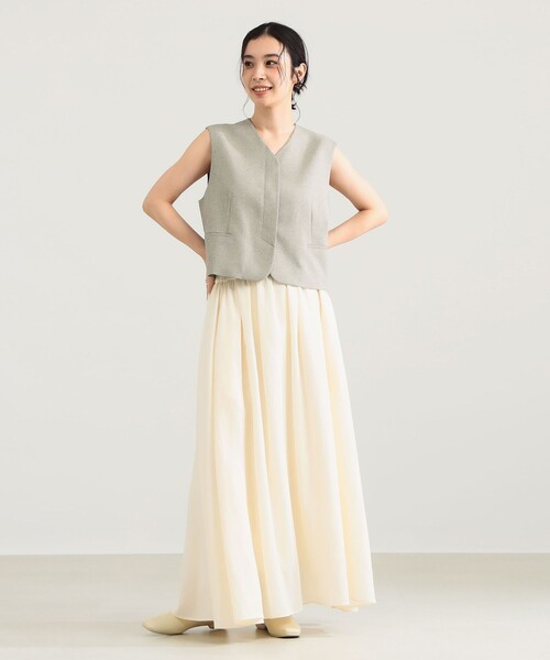 現行品✨Demi-Luxe BEAMSヒヨク Vネック ショートジレ　黒　36 現行品✨Demi-Luxe BEAMSヒヨク Vネック ショートジレ 黒 36 Demi-Luxe