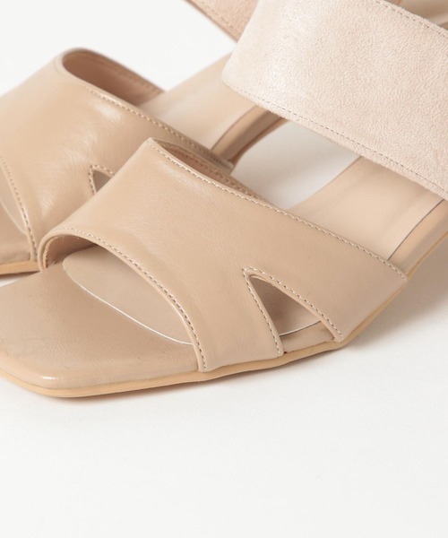 Elura(エルーラ)の「ゴムベルトヒールサンダル(サンダル・レディース・ブラック/ベージュ・LARGE/MEDIUM/SMALL)」の11枚目の写真