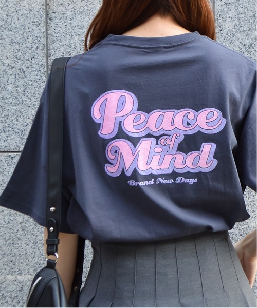 spiritoso(スピリトーゾ)の「【spiritoso】グリッタープリントTシャツ(Tシャツ/カットソー・レディース・スミクロ/ホワイト/ライトブルー/レモンイエロー・FREE)」の3枚目の写真