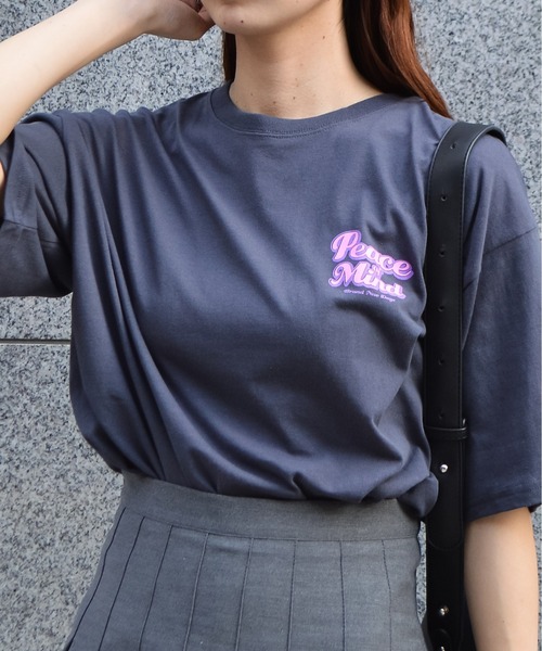 spiritoso(スピリトーゾ)の「【spiritoso】グリッタープリントTシャツ(Tシャツ/カットソー・レディース・スミクロ/ホワイト/ライトブルー/レモンイエロー・FREE)」の5枚目の写真