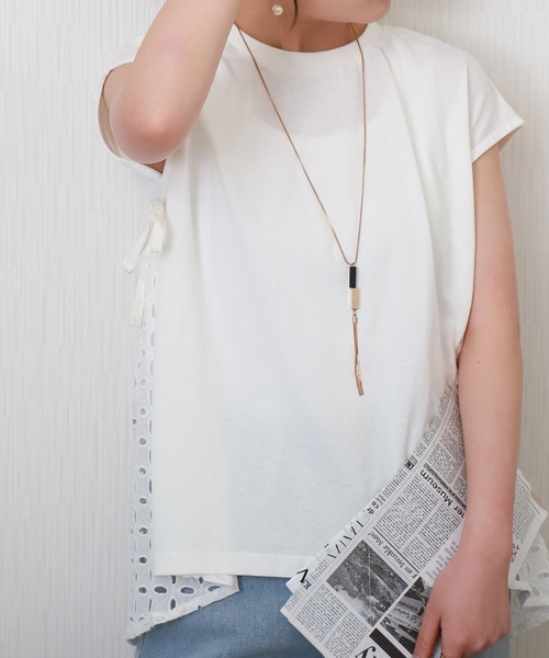 libelle more（リベル モア）の「サイド刺繍レース切替カットソー（Tシャツ/カットソー・レディース・ブルー/ブラック/イエロー/オフホワイト・L/M）」の2枚目の写真