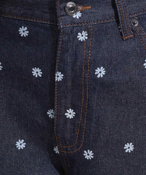 Cutie Blonde(キューティーブロンド)の「【S-LL】周りと差がつく デイジー柄デニムワイドパンツ(デニムパンツ・レディース・ネイビー系5/ブルー系6・01/04/03/02)」の6枚目の写真