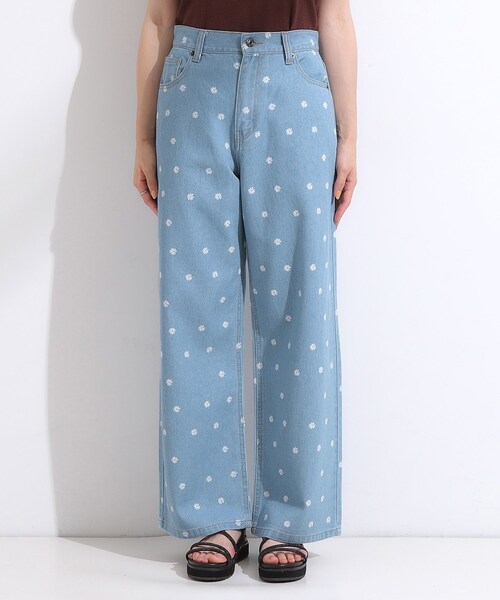Cutie Blonde(キューティーブロンド)の「【S-LL】周りと差がつく デイジー柄デニムワイドパンツ(デニムパンツ・レディース・ネイビー系5/ブルー系6・01/04/03/02)」の11枚目の写真