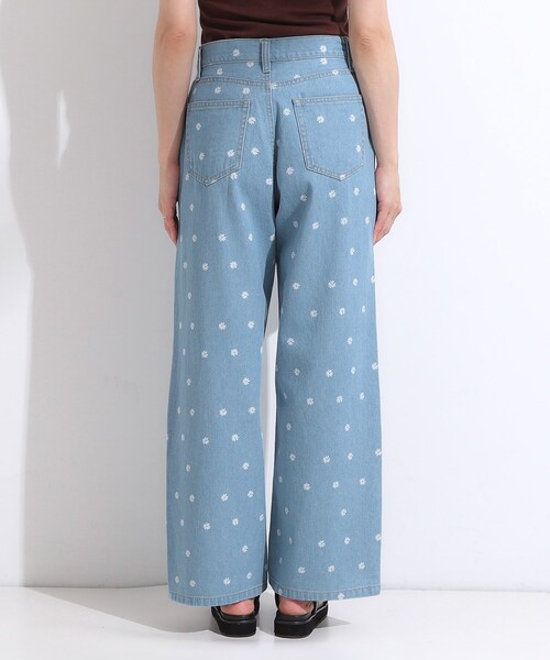 Cutie Blonde(キューティーブロンド)の「【S-LL】周りと差がつく デイジー柄デニムワイドパンツ(デニムパンツ・レディース・ネイビー系5/ブルー系6・01/04/03/02)」の13枚目の写真