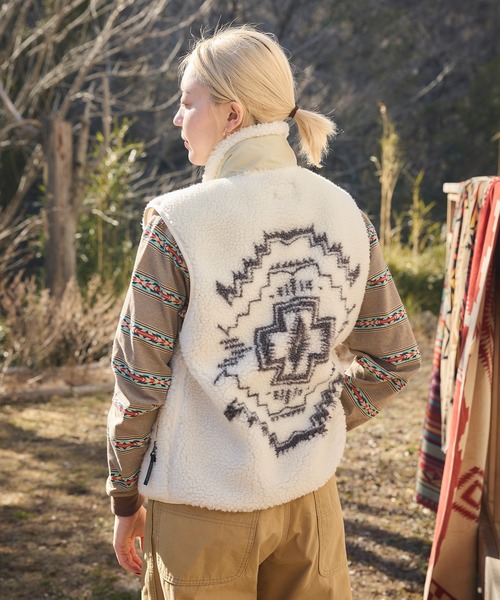 PENDLETON(ペンドルトン)の「PENDLETON/ペンドルトン ボアジャガードスタンドベスト(ベスト・メンズ・チャコールグレー/ブラック/アイボリー・LARGE/MEDIUM)」の1枚目の写真