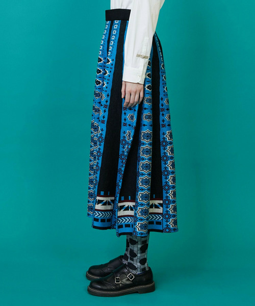 FRAPBOIS(フラボア)の「タイルニット スカート(スカート・レディース・ネイビー/ブラック・1)」の3枚目の写真