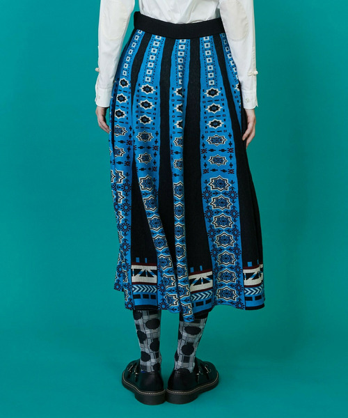 FRAPBOIS(フラボア)の「タイルニット スカート(スカート・レディース・ネイビー/ブラック・1)」の4枚目の写真